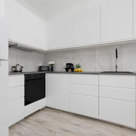 Stylish With Garden In Quiet Neighborhood By Renters アパート *
