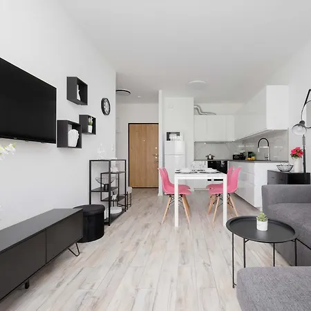 Stylish With Garden In Quiet Neighborhood By Renters Апартаменти Варшава